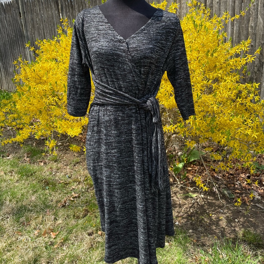Front tie Maternity dress EUC!!